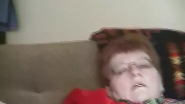 81540 La bionda matura Nikki Sexx va a un massaggio e ne riceve di più nonne russe troie